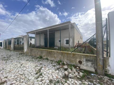 Armazém em Zona de Atividades Económicas - Vila Nova de São Bento