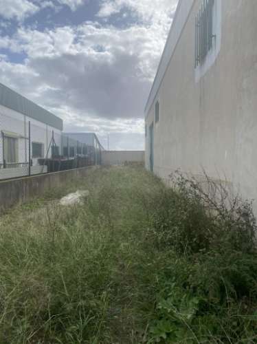 Armazém em Zona de Atividades Económicas - Vila Nova de São Bento