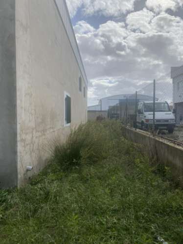 Armazém em Zona de Atividades Económicas - Vila Nova de São Bento