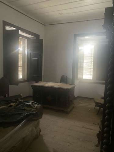 Moradia Ampla por recuperar - localização central na cidade de Beja