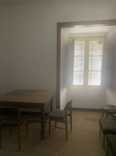 Moradia Ampla por recuperar - localização central na cidade de Beja