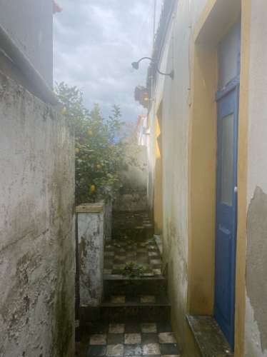 Moradia Ampla por recuperar - localização central na cidade de Beja