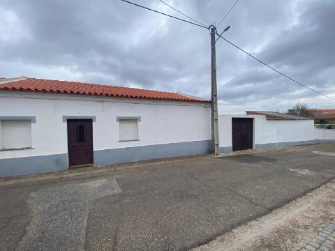 Vivenda em Vale de Vargo