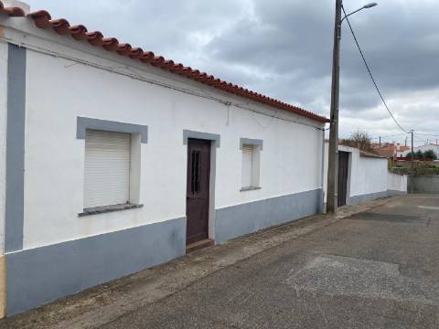 Vivenda em Vale de Vargo