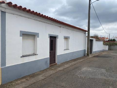 Vivenda em Vale de Vargo