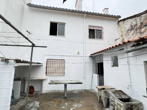 Moradia T5 zona de Monforte - recentemente remodelada