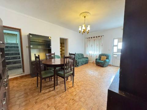 Moradia T5 zona de Monforte - recentemente remodelada