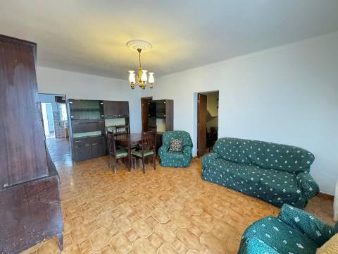 Moradia T5 zona de Monforte - recentemente remodelada