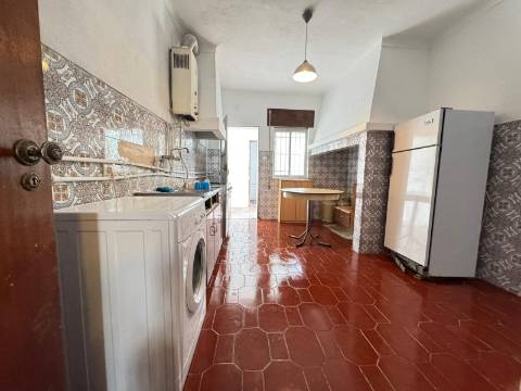 Moradia T5 zona de Monforte - recentemente remodelada