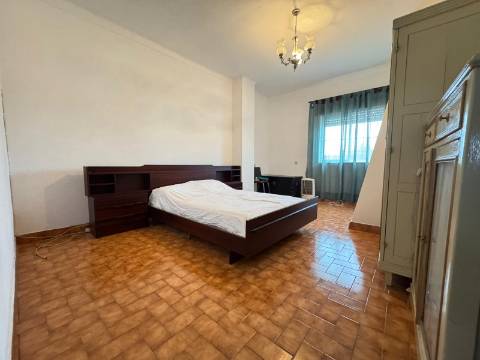 Moradia T5 zona de Monforte - recentemente remodelada