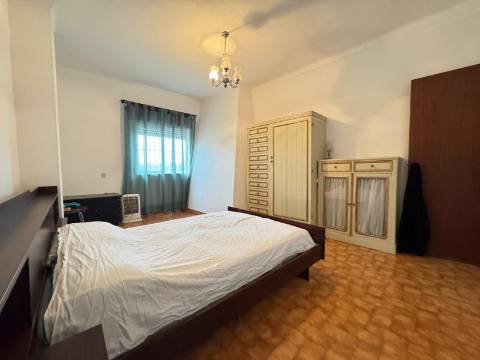 Moradia T5 zona de Monforte - recentemente remodelada