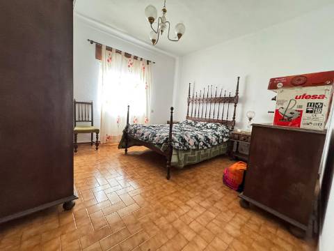 Moradia T5 zona de Monforte - recentemente remodelada