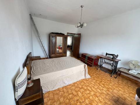 Moradia T5 zona de Monforte - recentemente remodelada