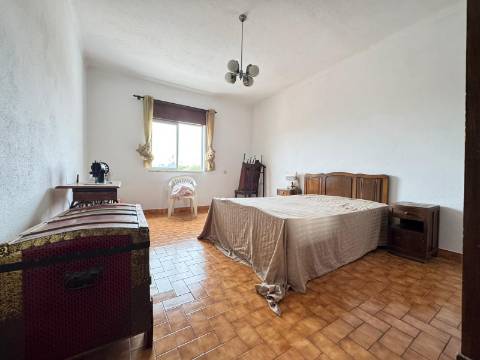 Moradia T5 zona de Monforte - recentemente remodelada