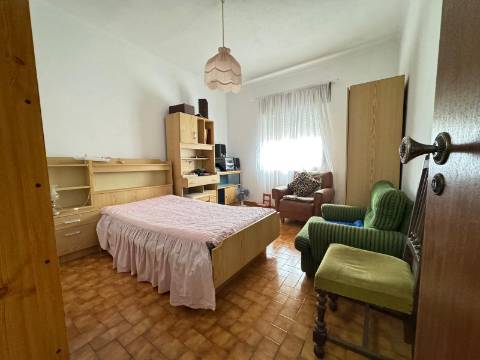 Moradia T5 zona de Monforte - recentemente remodelada