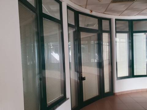 Loja em Centro Comercial - Serpa