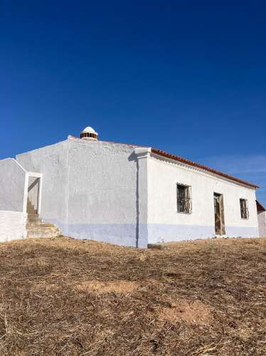 Herdade com 814hectares no Baixo Alentejo / Moura / Fronteira com Espanha
