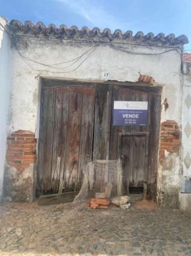 Espaço para Garagem ou arrumos - Vila Nova de São Bento