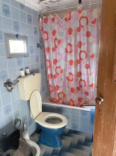 Moradia T3 com Quintal Amplo e Garagem - Oportunidade para Remodelar ao Seu Gosto