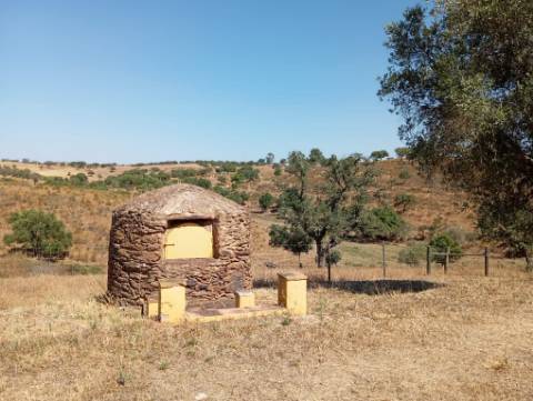 Propriedade Rural com Casa de Campo e Piscina - Concelho de Serpa