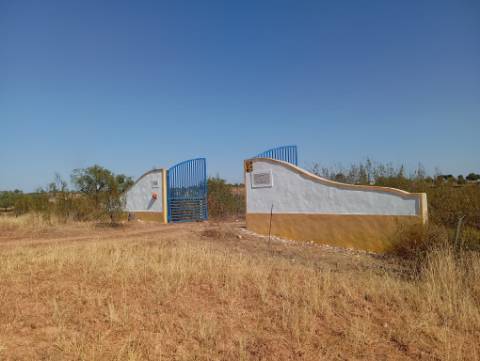 Propriedade Rural com Casa de Campo e Piscina - Concelho de Serpa