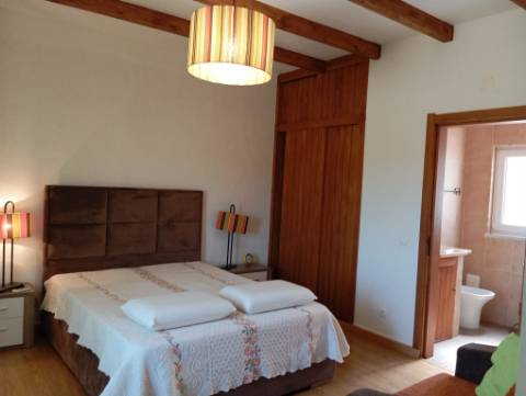 Propriedade Rural com Casa de Campo e Piscina - Concelho de Serpa