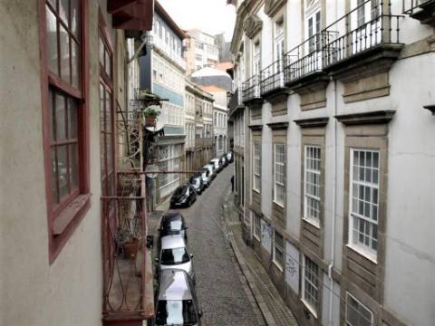 Moradia para reconstrução - Rua do Comércio (Porto)