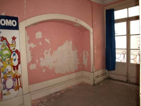 Moradia para reconstrução - Rua do Comércio (Porto)