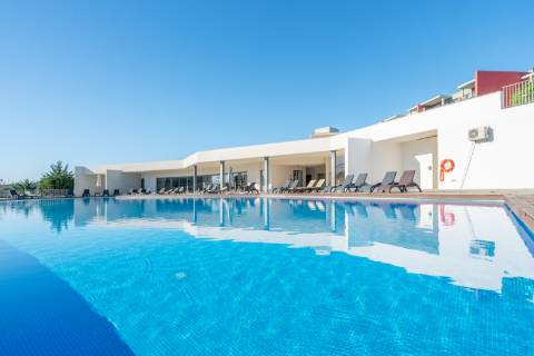 Oportunidade de negócio! Apartamentos T1-T3 mobilados perto do Autódromo do Algarve!