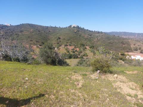 Terreno com Ruína com vista serra e mar