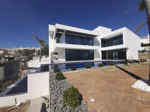 Luxuosa Villa T4 - Albufeira