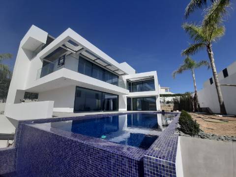 Luxuosa Villa T4 - Albufeira