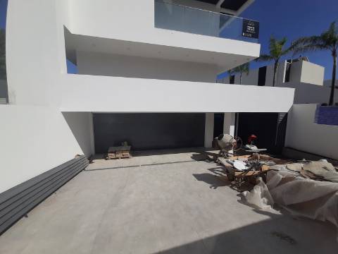 Luxuosa Villa T4 - Albufeira