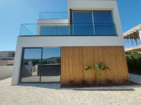Moradia V3 com Rooftop na Marina de Albufeira