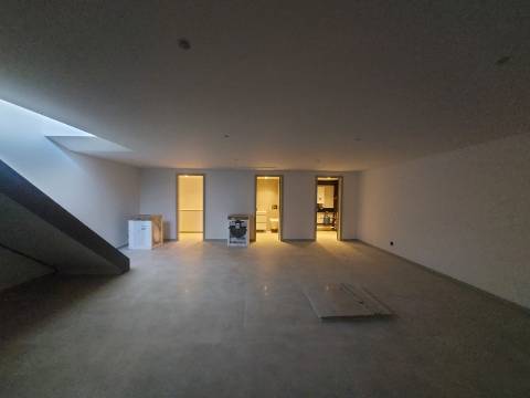 Moradia V3 com Rooftop na Marina de Albufeira