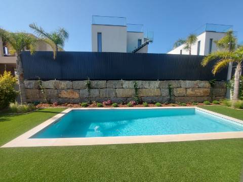 Moradia V3 com Rooftop na Marina de Albufeira
