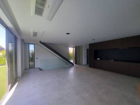 Moradia V3 com Rooftop na Marina de Albufeira