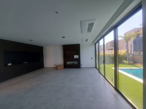 Moradia V3 com Rooftop na Marina de Albufeira