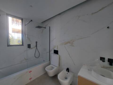 Moradia V3 com Rooftop na Marina de Albufeira