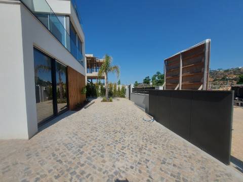 Moradia V3 com Rooftop na Marina de Albufeira