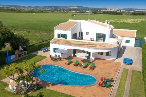 Excelente Villa T4+ T2 perto da praia da Falésia ' Excelente Investimento '