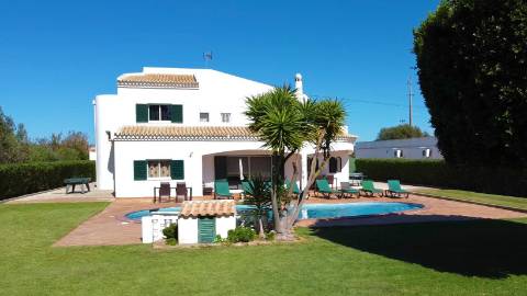 Excelente Villa T4+ T2 perto da praia da Falésia ' Excelente Investimento '