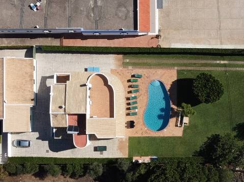 Excelente Villa T4+ T2 perto da praia da Falésia ' Excelente Investimento '