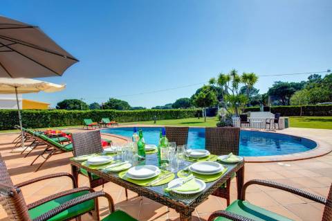 Excelente Villa T4+ T2 perto da praia da Falésia ' Excelente Investimento '