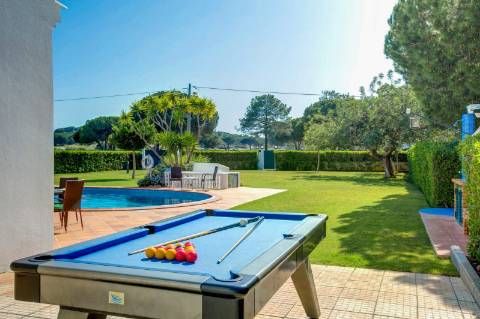 Excelente Villa T4+ T2 perto da praia da Falésia ' Excelente Investimento '