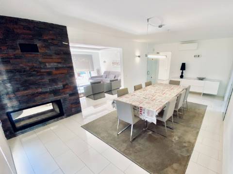 Excelente Villa T4+ T2 perto da praia da Falésia ' Excelente Investimento '