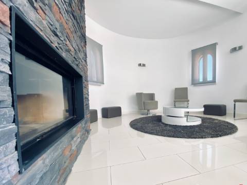 Excelente Villa T4+ T2 perto da praia da Falésia ' Excelente Investimento '