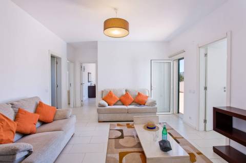 Excelente Villa T4+ T2 perto da praia da Falésia ' Excelente Investimento '