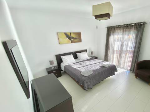 Excelente Villa T4+ T2 perto da praia da Falésia ' Excelente Investimento '