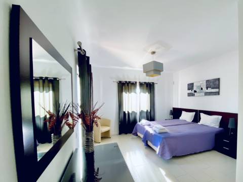 Excelente Villa T4+ T2 perto da praia da Falésia ' Excelente Investimento '